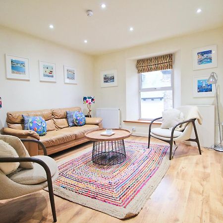 Town Centre Apartment With Parking بادستو المظهر الخارجي الصورة